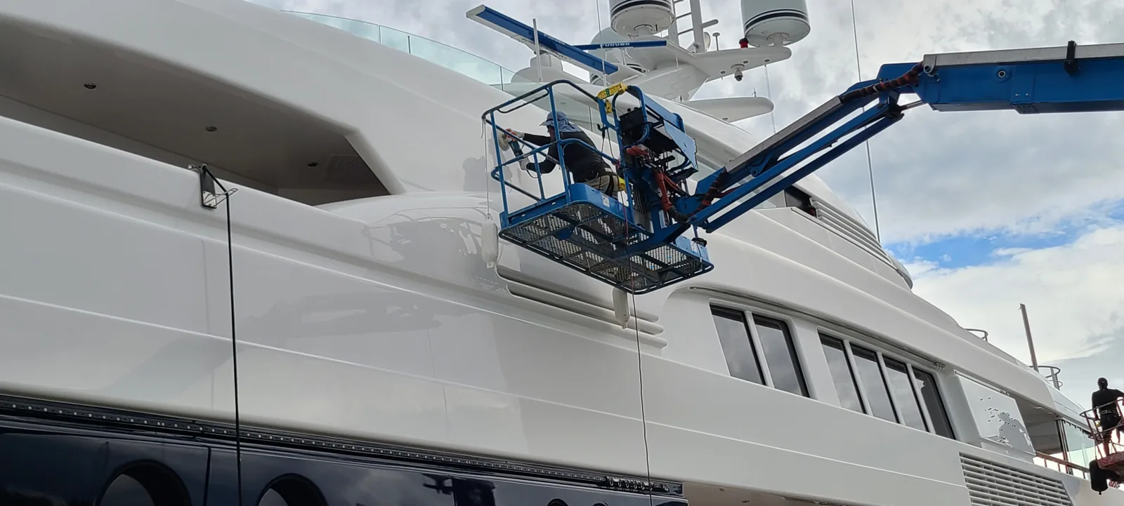 Aerial lift access to the yacht superstructure